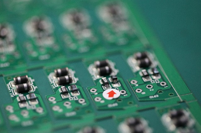 PCB板設(shè)計中匹配電阻有什么作用?匹配電阻在PCB板設(shè)計中的作用