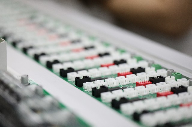 SMT加工中電子元件損耗產(chǎn)生的原因有哪些?控制電子元件損耗的關(guān)鍵措施